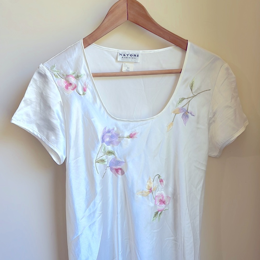 Vintage Natori Classics Long Embroidered Flower Nightgown Lingerie Size XS